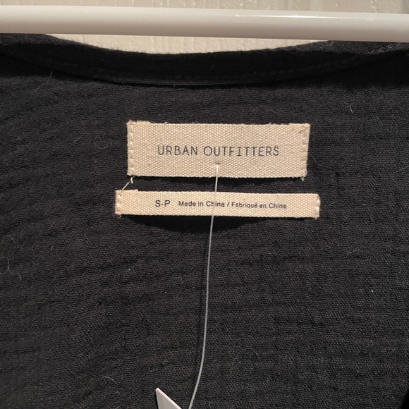 🆕 Urban Outfitters Tie Front Crop Top- Size Small - Picture 4 of 8